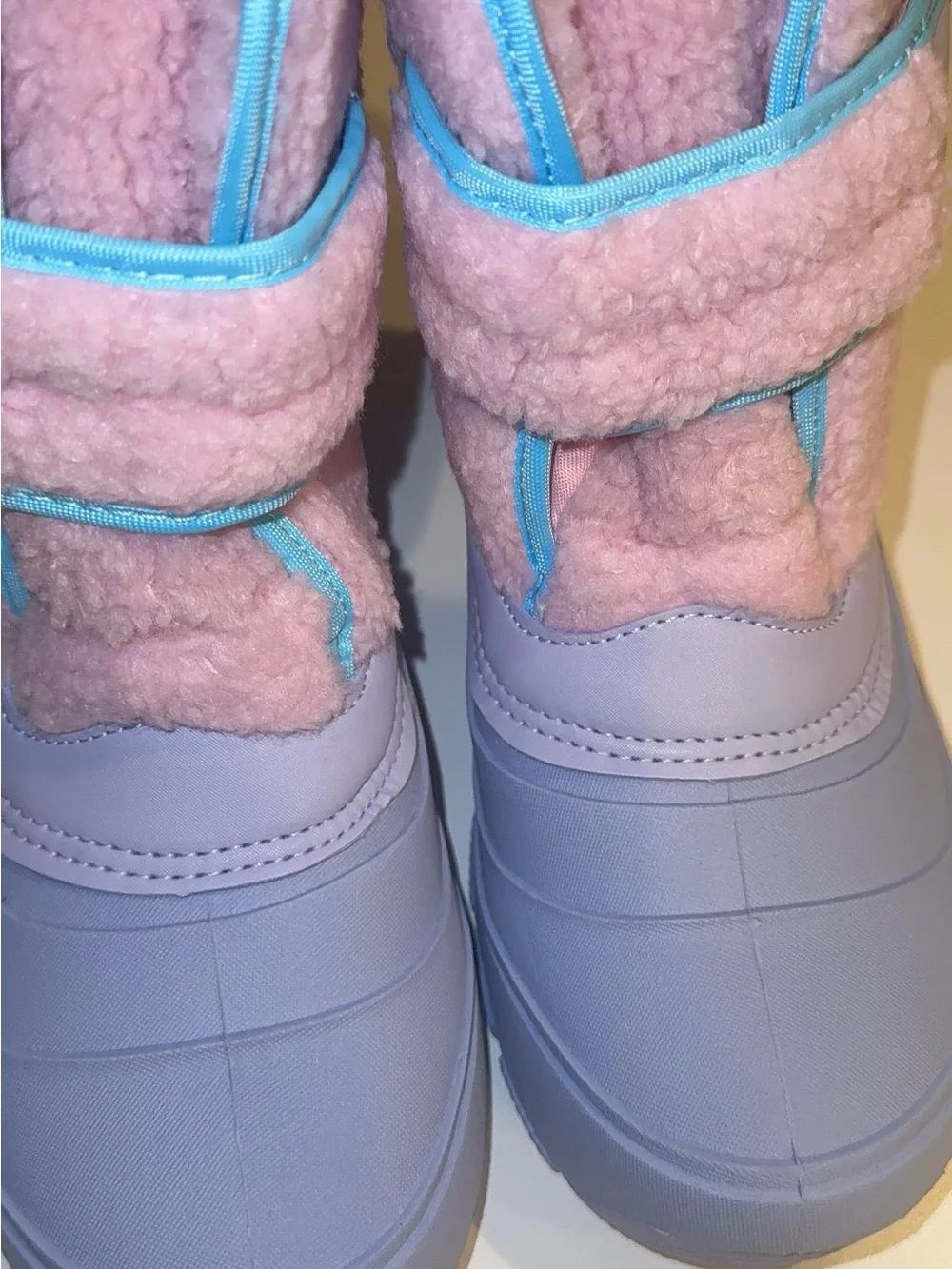 Ozark Trail Girls Pink Lavender Waterproof Winter Snow Boots Size 4